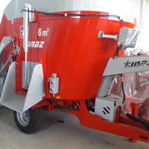 miks-prikolica-stocne-hrane-6m3-tinaz-istovar-desno-1.jpg Miks prikolica stocne hrane 6m3 Tinaz, Istovar desno